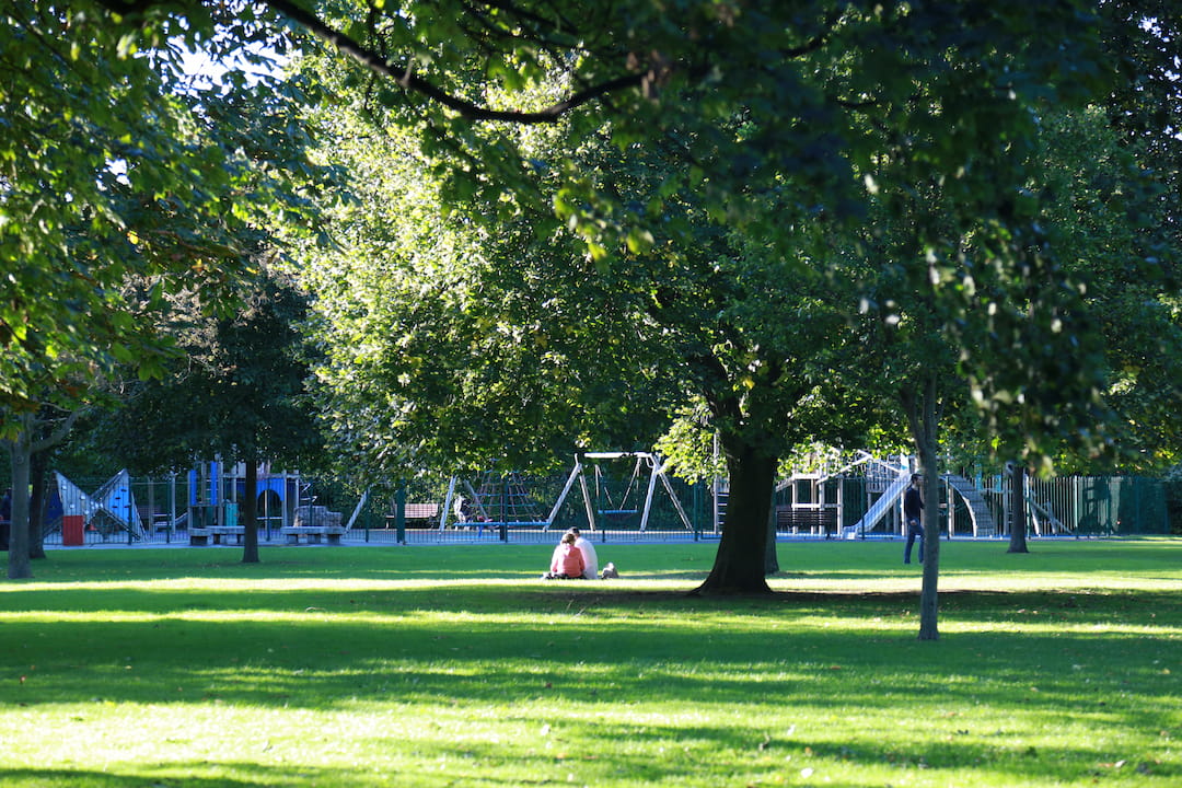 【移民生活】一重投资，三重福利，爱尔兰护照含金量不断攀高